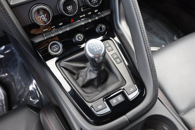 Used 2019 Jaguar F-TYPE R-Dynamic RWD image 31