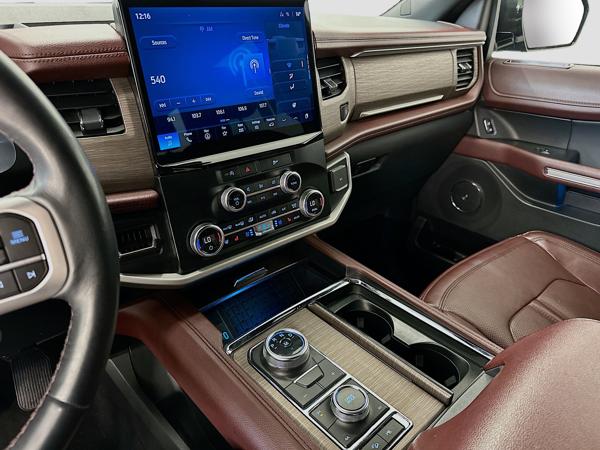 Used 2024 Ford Expedition Max Limited image 26