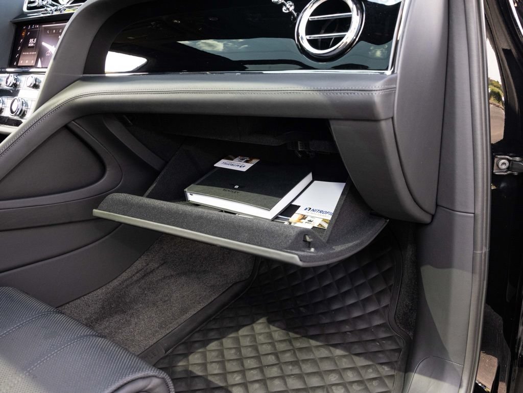 Used 2025 Bentley Bentayga AWD/4WD image 81