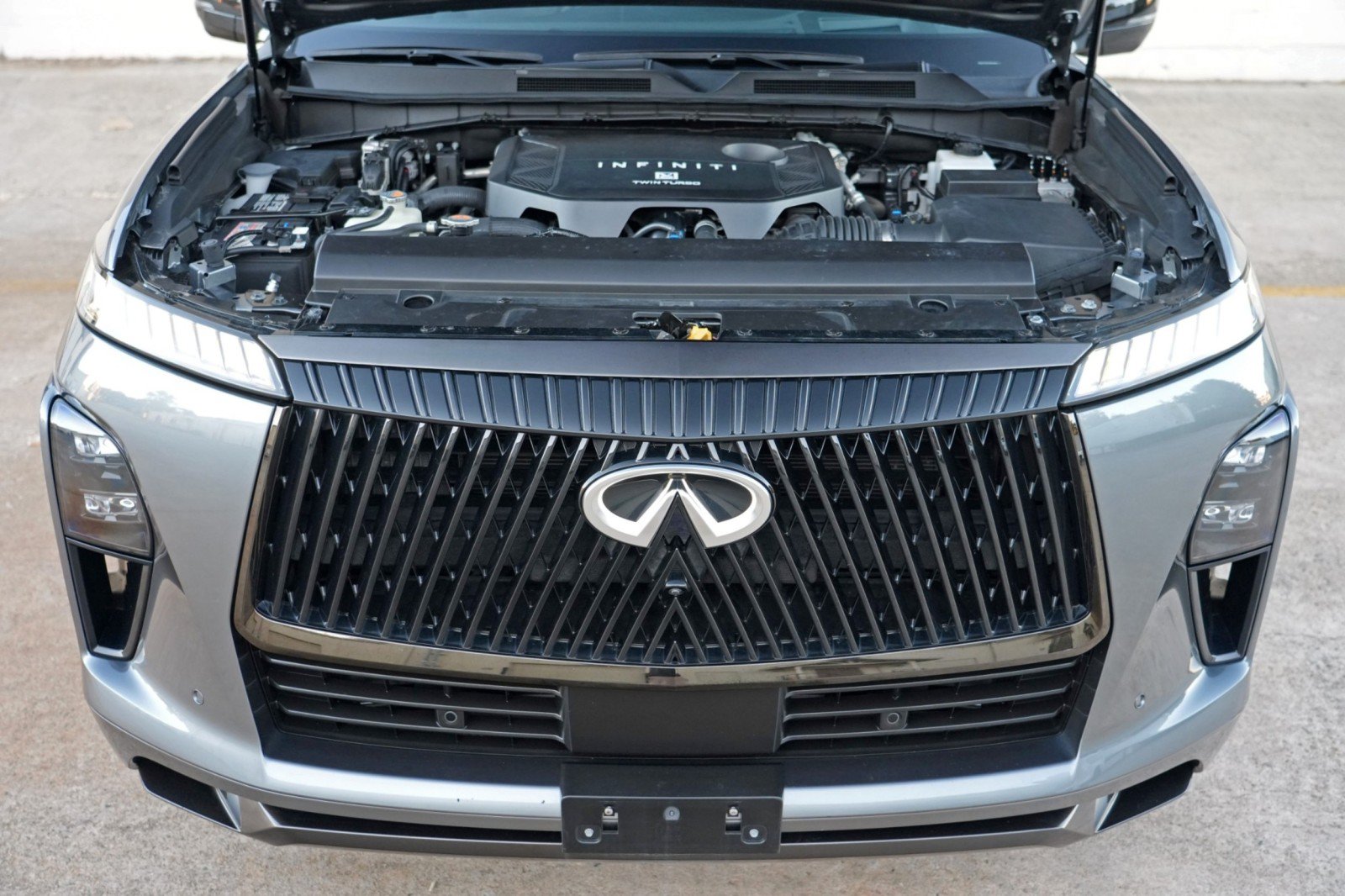 Used 2025 INFINITI QX80 Autograph AWD/4WD image 8