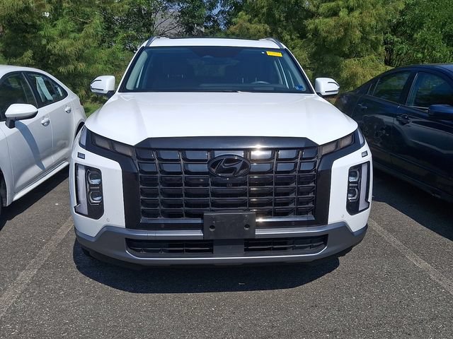 Used 2023 Hyundai Palisade Limited w/ Cargo Package AWD/4WD image 2