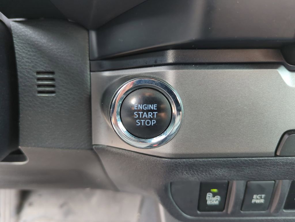 Used 2019 Toyota Tacoma TRD Sport w/ Technology Package RWD image 39
