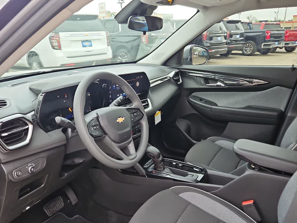Used 2025 Chevrolet TrailBlazer LT FWD image 10
