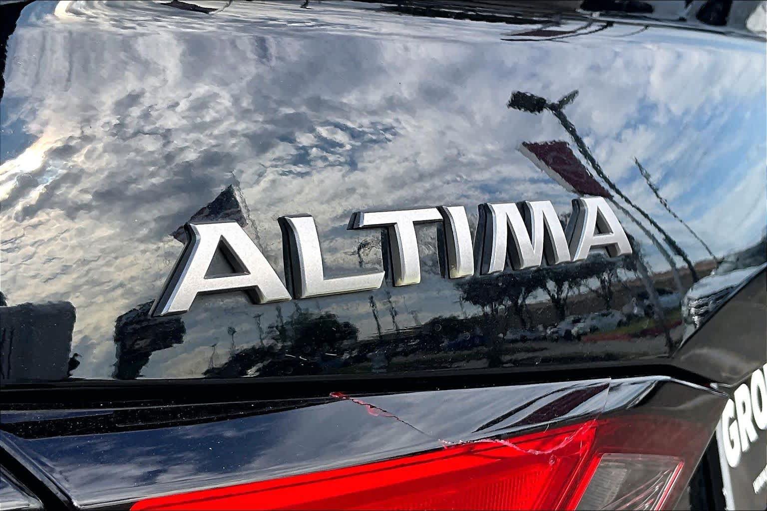 Certified 2024 Nissan Altima 2.5 SR w/ SR Premium Package FWD image 31