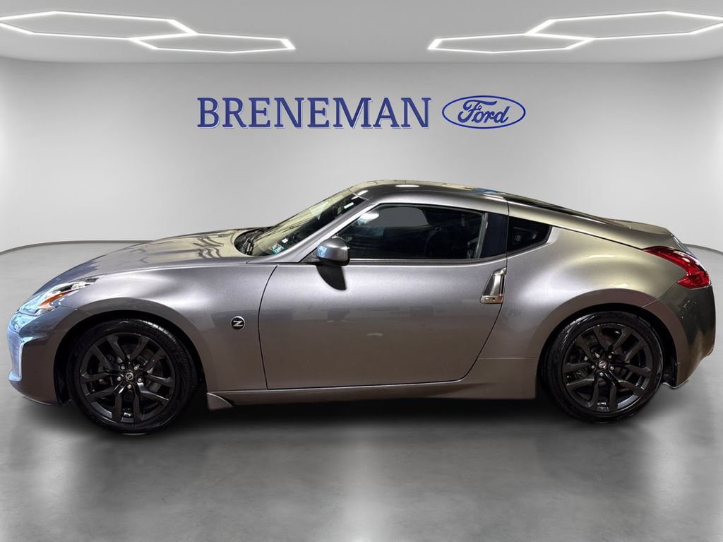 Used 2020 Nissan 370Z Coupe RWD image 8