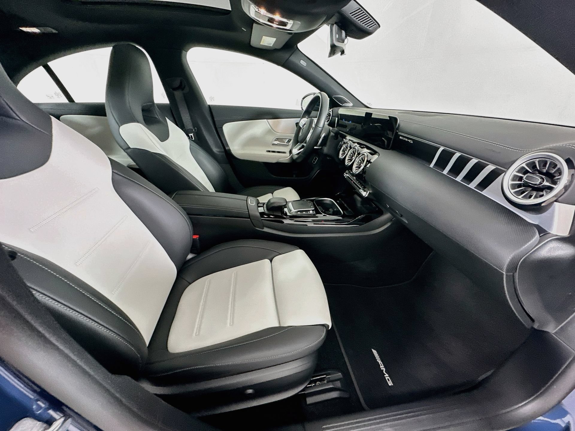 Certified 2023 Mercedes-Benz CLA 35 AMG 4MATIC image 28