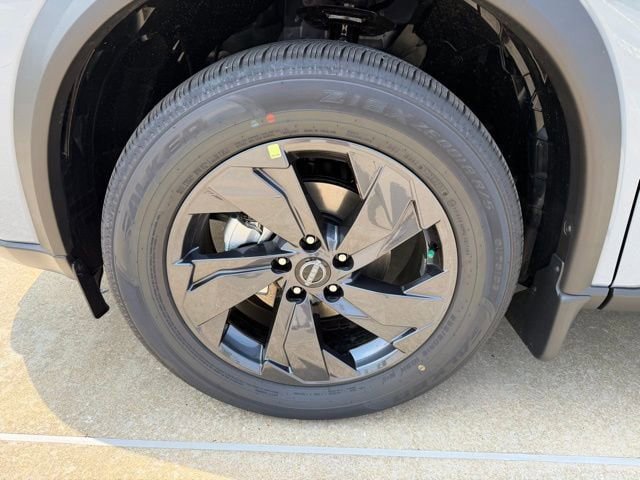 New 2026 Nissan Rogue SV FWD image 10
