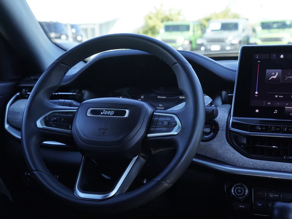 Certified 2024 Jeep Compass Latitude AWD/4WD image 31