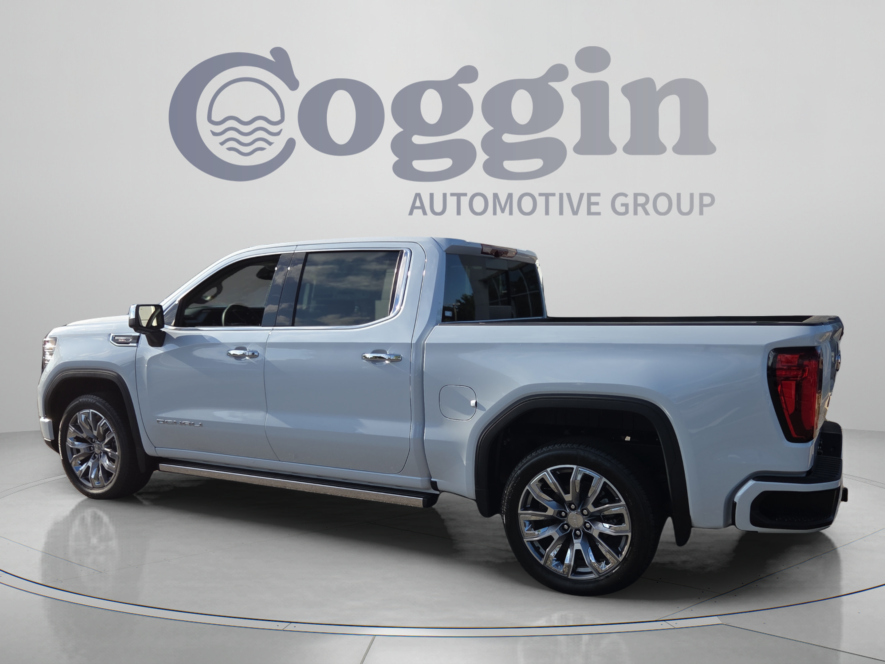 New 2026 GMC Sierra 1500 Denali w/ Denali Reserve Package AWD/4WD image 3