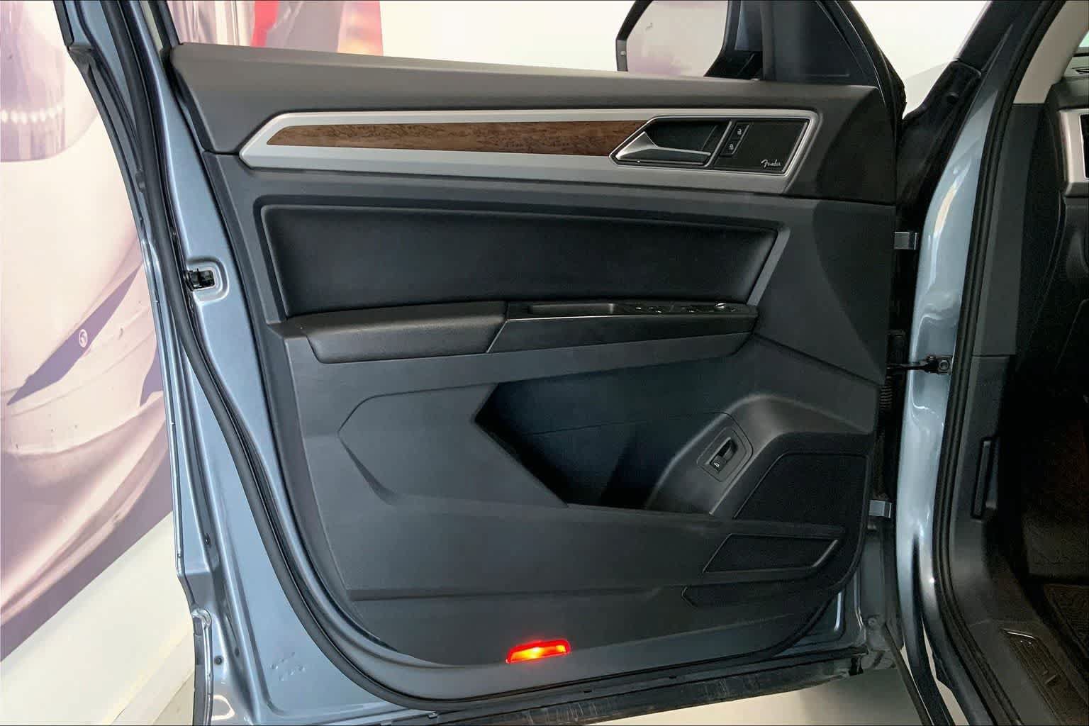 Used 2018 Volkswagen Atlas SEL Premium AWD/4WD image 24