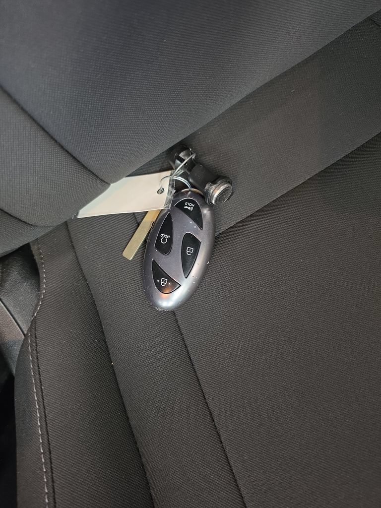 Used 2025 Hyundai Elantra SEL FWD image 38