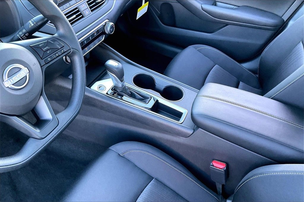 Used 2025 Nissan Altima 2.5 S image 14
