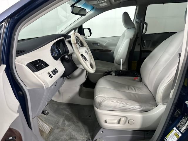 Used 2011 Toyota Sienna XLE image 11