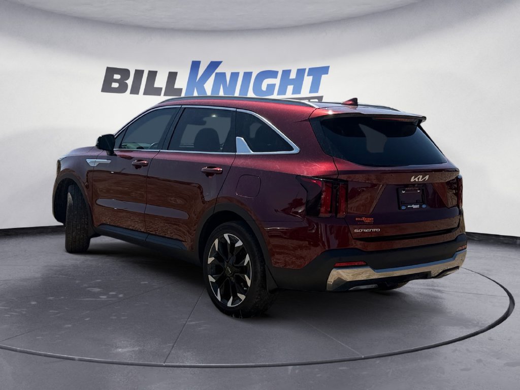 Used 2025 Kia Sorento EX w/ Panoramic Sunroof Package FWD image 3