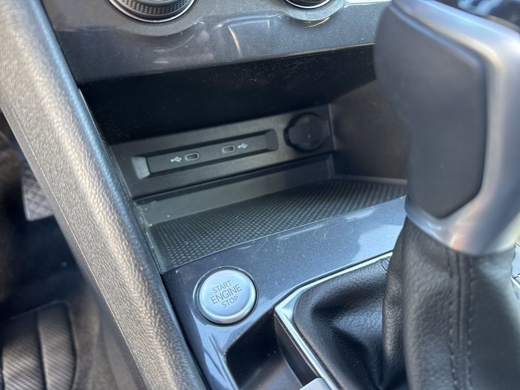 Used 2024 Volkswagen Tiguan SE image 15