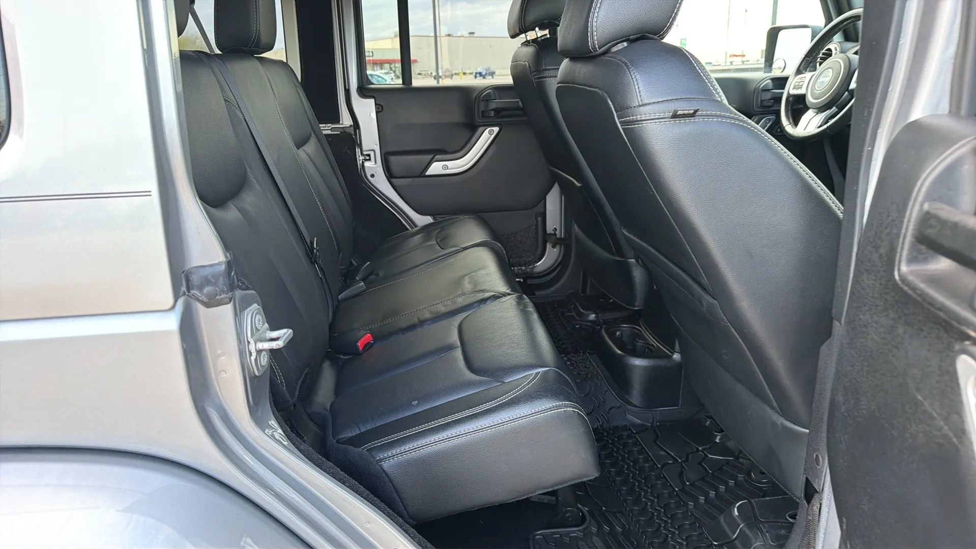 Used 2016 Jeep Wrangler Unlimited Rubicon image 78