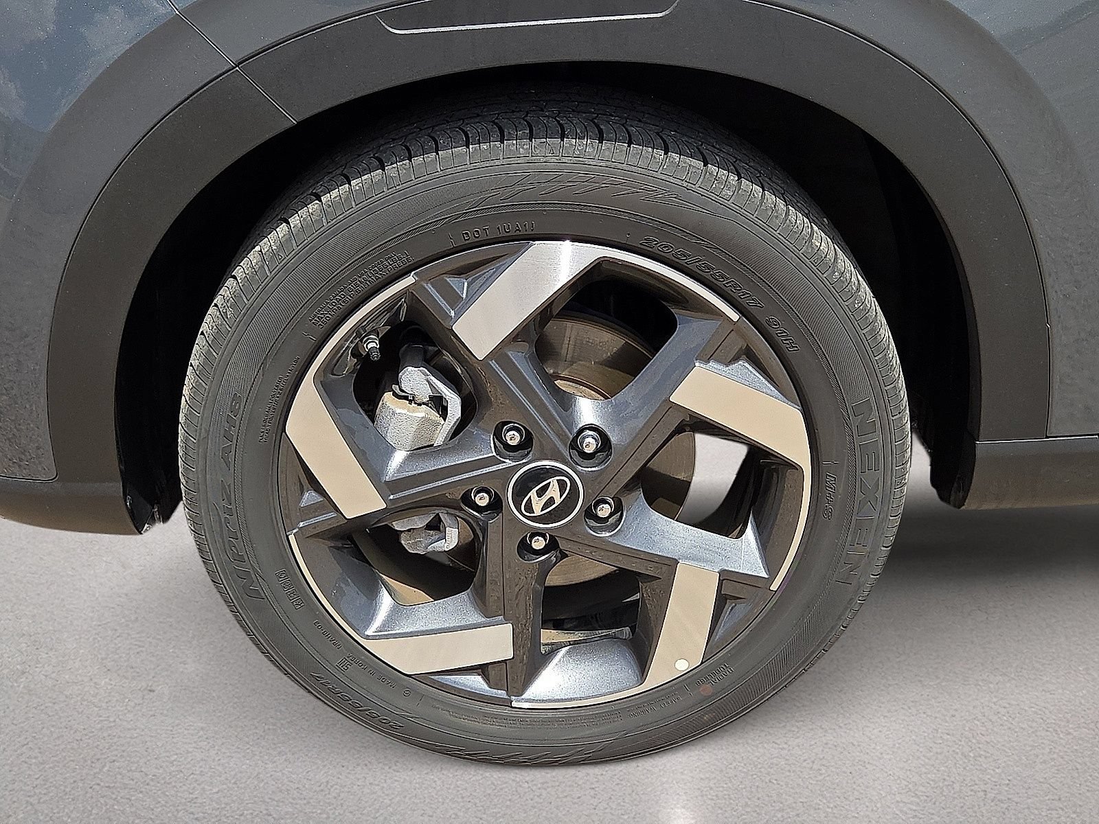 Used 2025 Hyundai Venue SEL FWD image 10