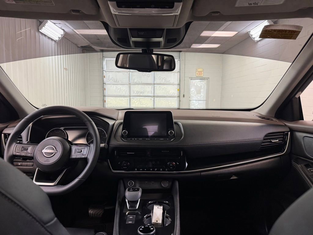 Used 2023 Nissan Rogue SL AWD/4WD image 21