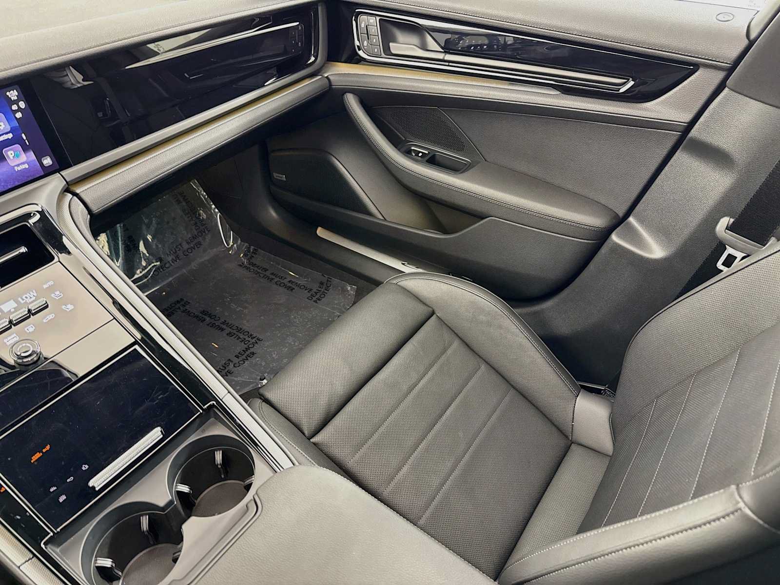 Used 2026 Porsche Panamera RWD image 25