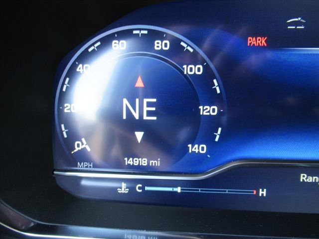 Used 2024 Chevrolet Suburban High Country w/ Advanced Technology Package image 27