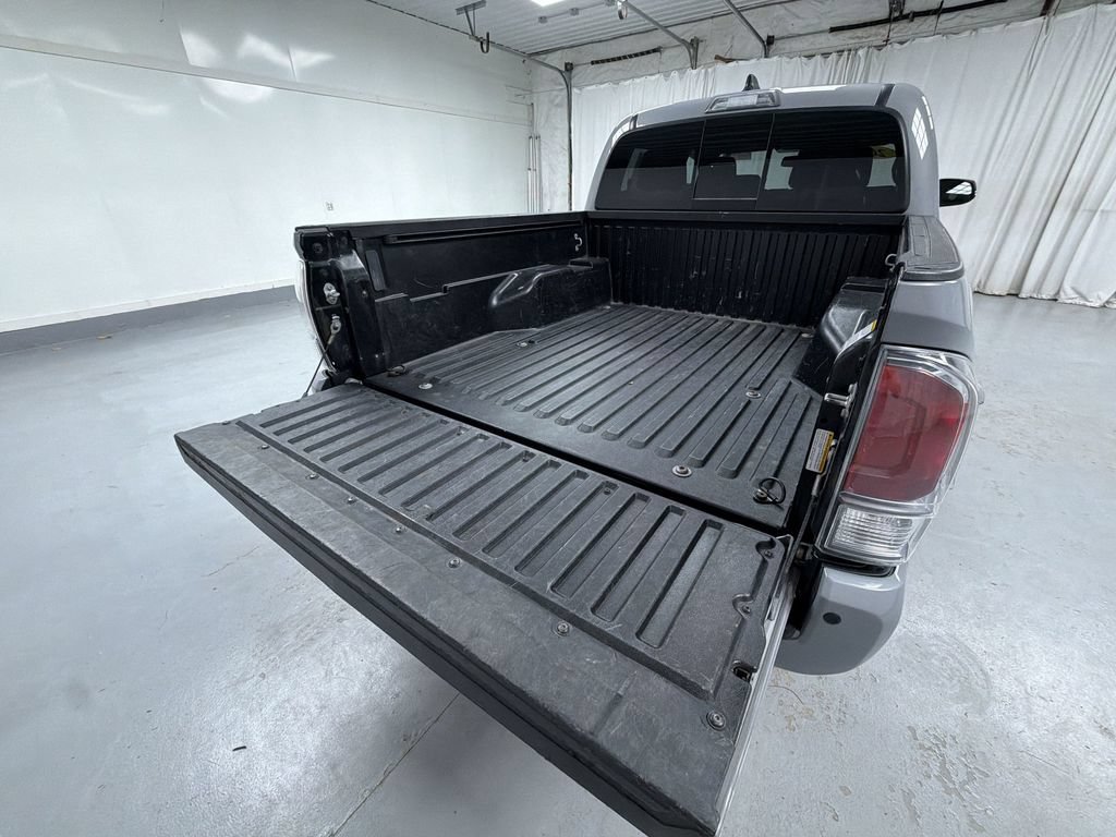 Used 2021 Toyota Tacoma TRD Sport w/ Technology Package AWD/4WD image 12