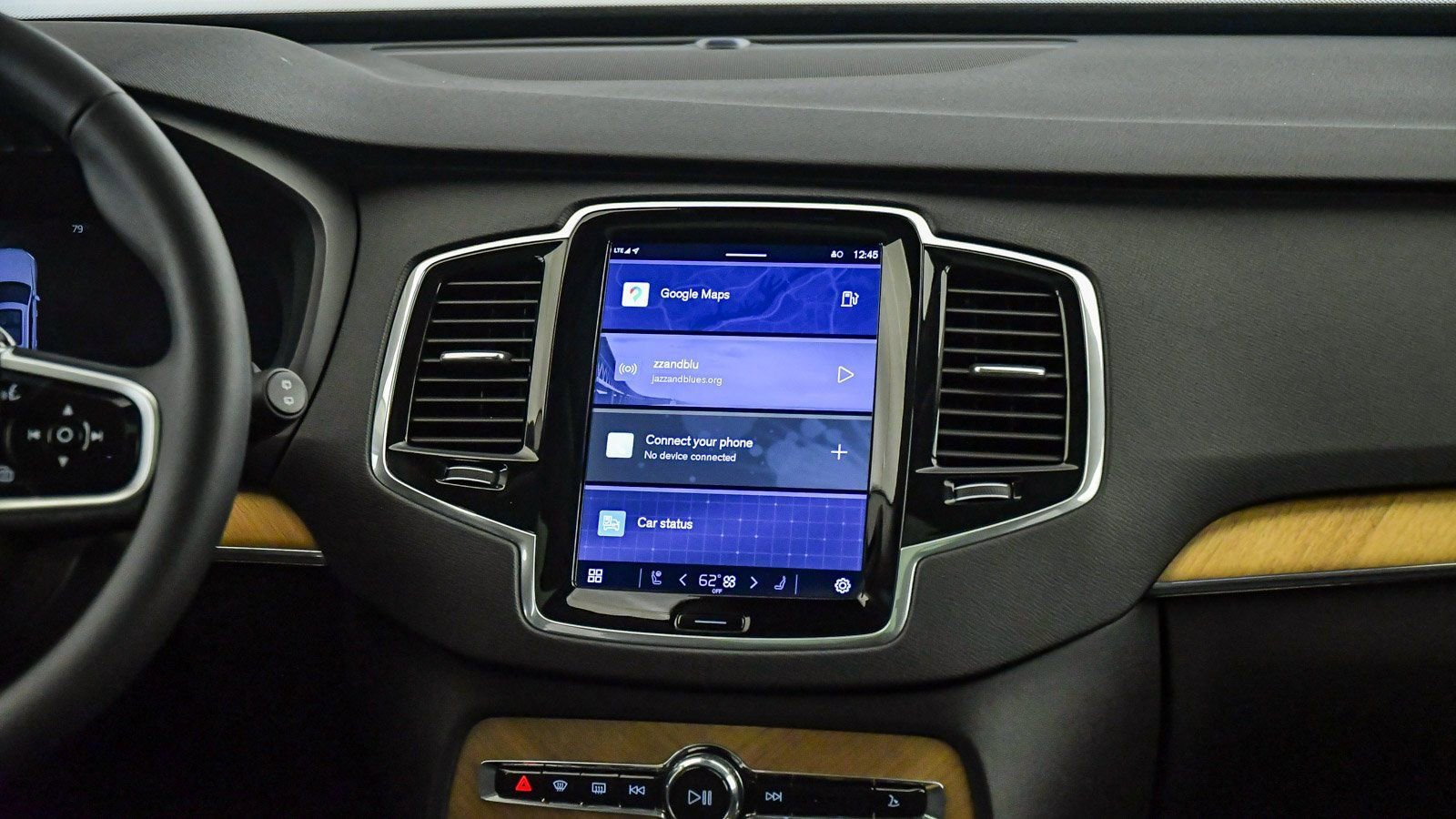 Used 2025 Volvo XC90 B6 Plus image 13