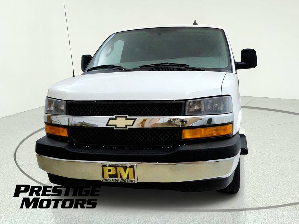 Used 2018 Chevrolet Express 3500 LT w/ LT Preferred Equipment Group RWD image 2