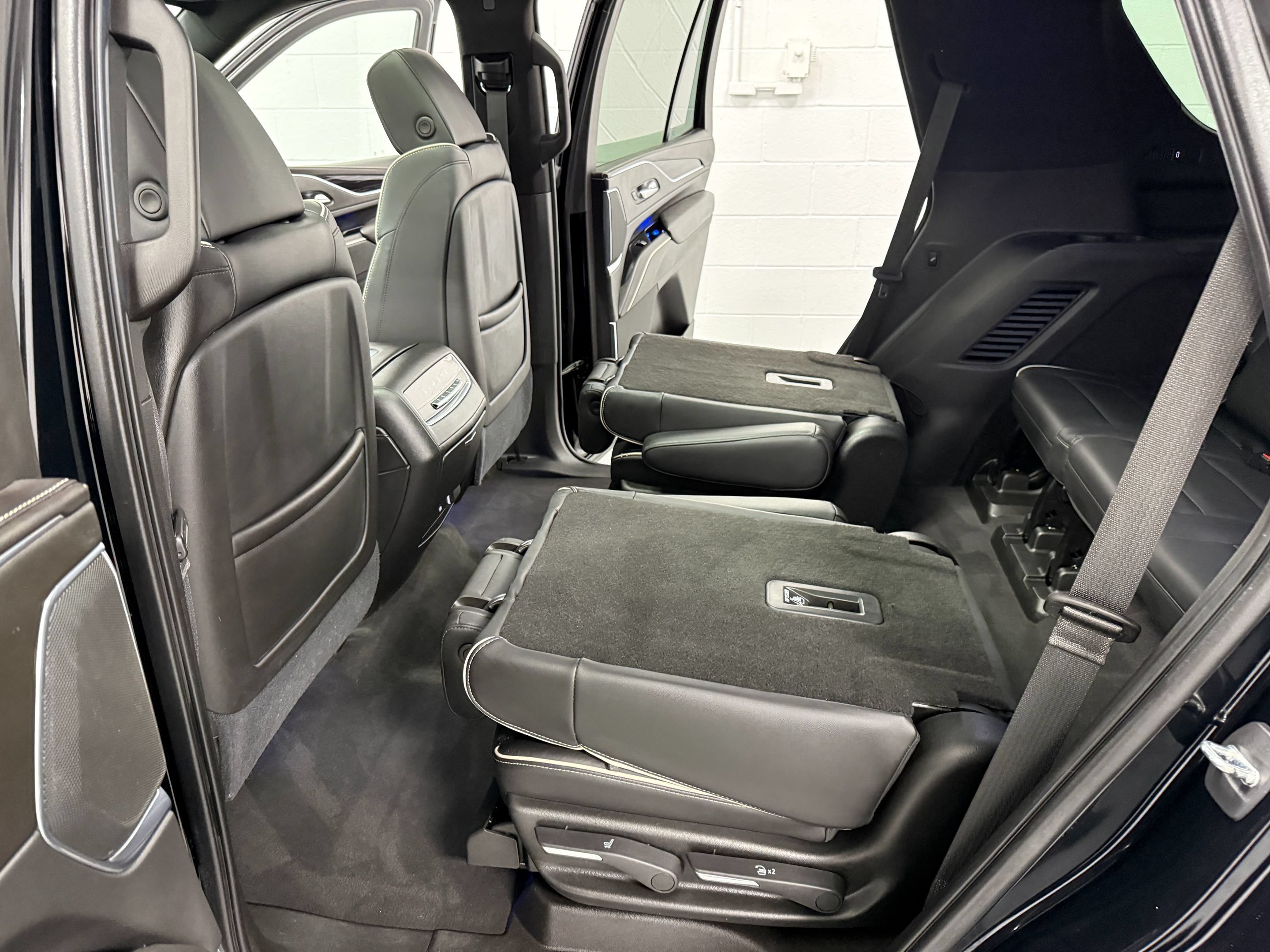 Used 2021 Cadillac Escalade Sport w/ Driver Assist Tech Package AWD/4WD image 20
