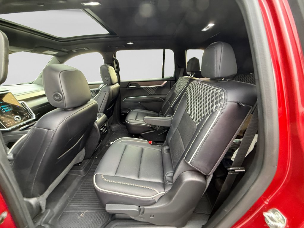 Used 2025 GMC Acadia Denali w/ LPO, Floor Liner Package AWD/4WD image 34