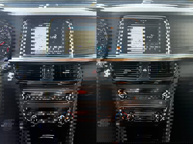 Used 2016 Kia Optima EX w/ Premium Package image 19