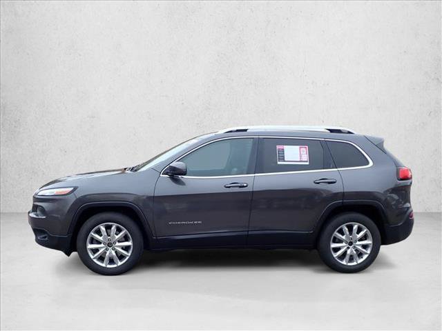 Used 2017 Jeep Cherokee Limited w/ Luxury Group AWD/4WD image 2