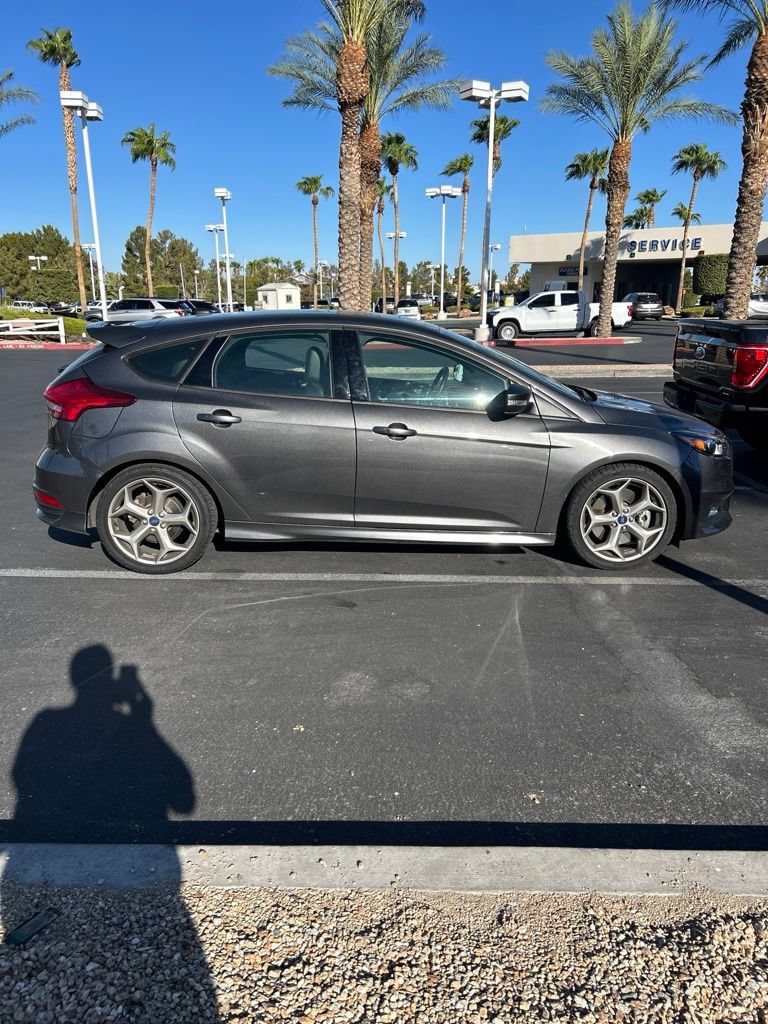 Used 2016 Ford Focus ST w/ Equipment Group 401A FWD image 2