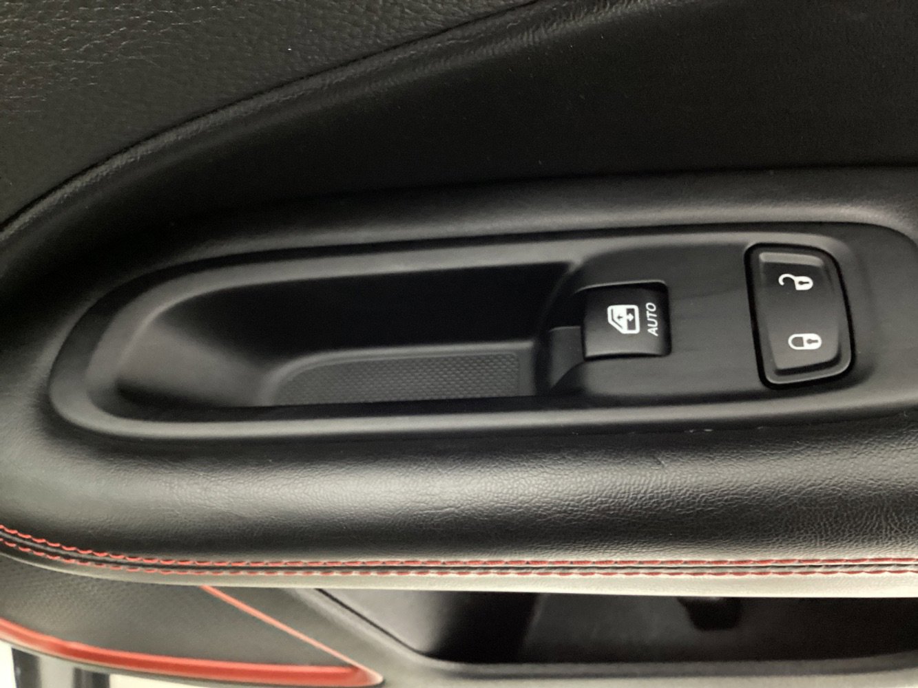 Used 2017 Jeep Compass Trailhawk w/ Leather Interior Group AWD/4WD image 42