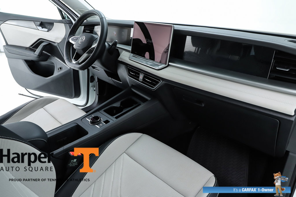 New 2025 Volkswagen Tiguan SE w/ Panoramic Sunroof Package AWD/4WD image 72