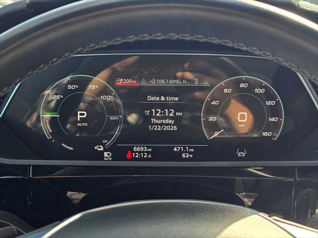 Used 2024 Audi Q8 e-tron Premium image 25