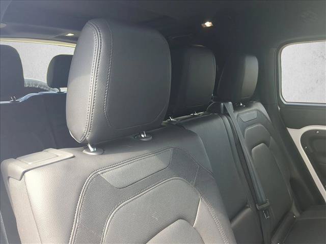Used 2024 Land Rover Defender 130 X-Dynamic SE AWD/4WD image 22
