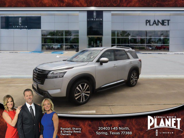 Used 2024 Nissan Pathfinder Platinum w/ Lighting Package (N93) FWD image 1