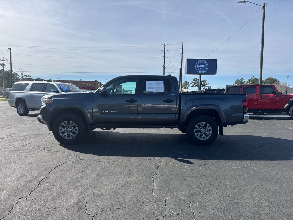 Used 2019 Toyota Tacoma SR5 AWD/4WD image 2