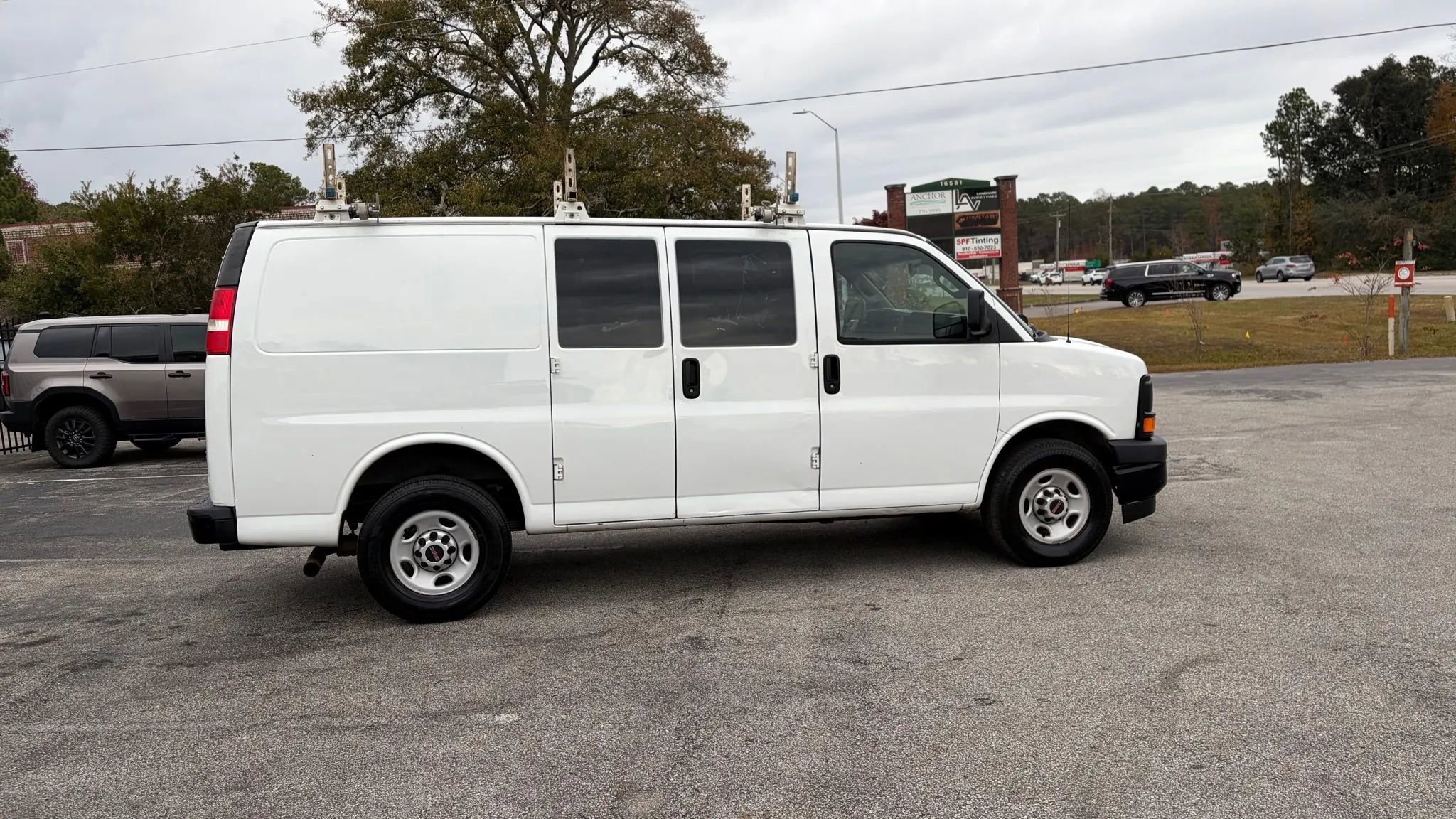 Used 2017 GMC Savana 2500 image 8