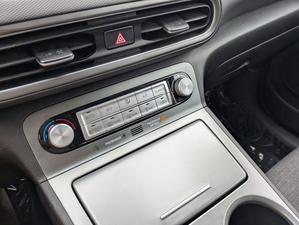 Certified 2023 Hyundai Kona SE image 23