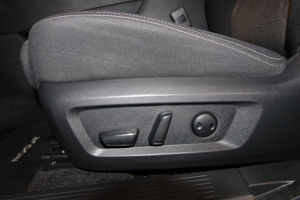 Used 2022 Nissan Rogue SV AWD/4WD image 7