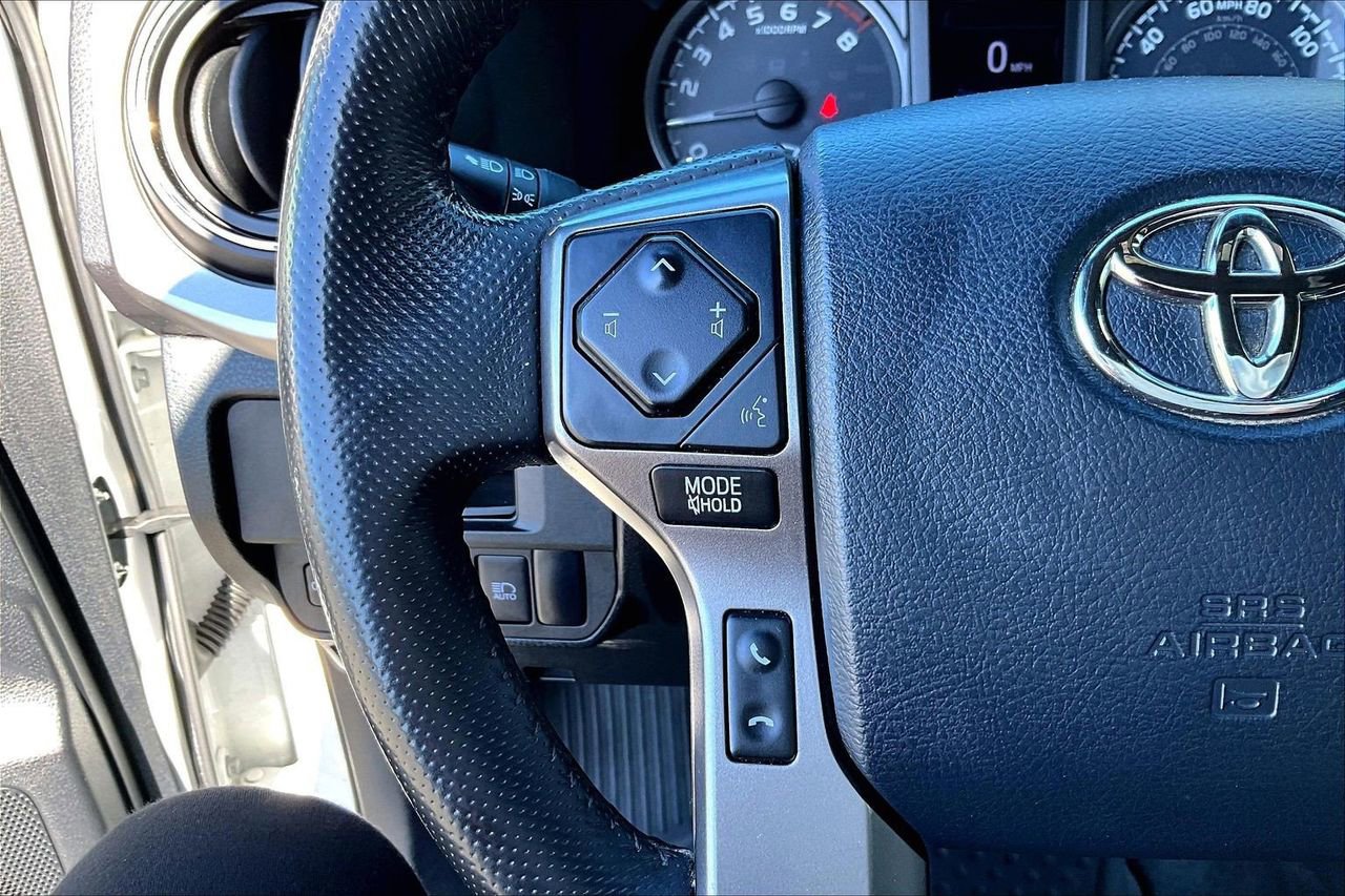 Used 2019 Toyota Tacoma Limited image 29