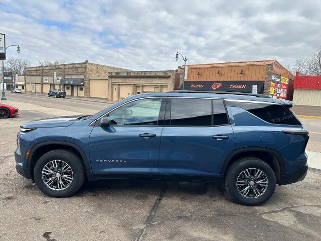 Used 2024 Chevrolet Traverse LT image 8