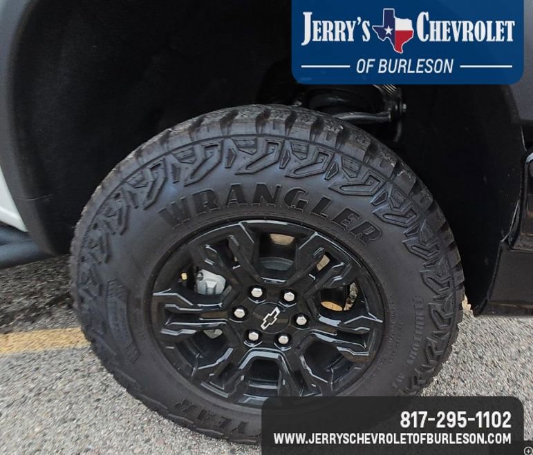 Used 2025 Chevrolet Silverado 1500 ZR2 w/ Technology Package image 16