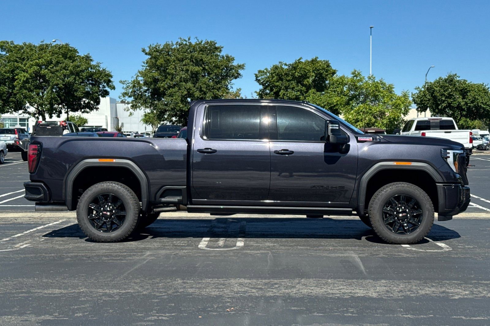Used 2026 GMC Sierra 2500 AT4 w/ AT4 Premium Plus Package AWD/4WD image 3