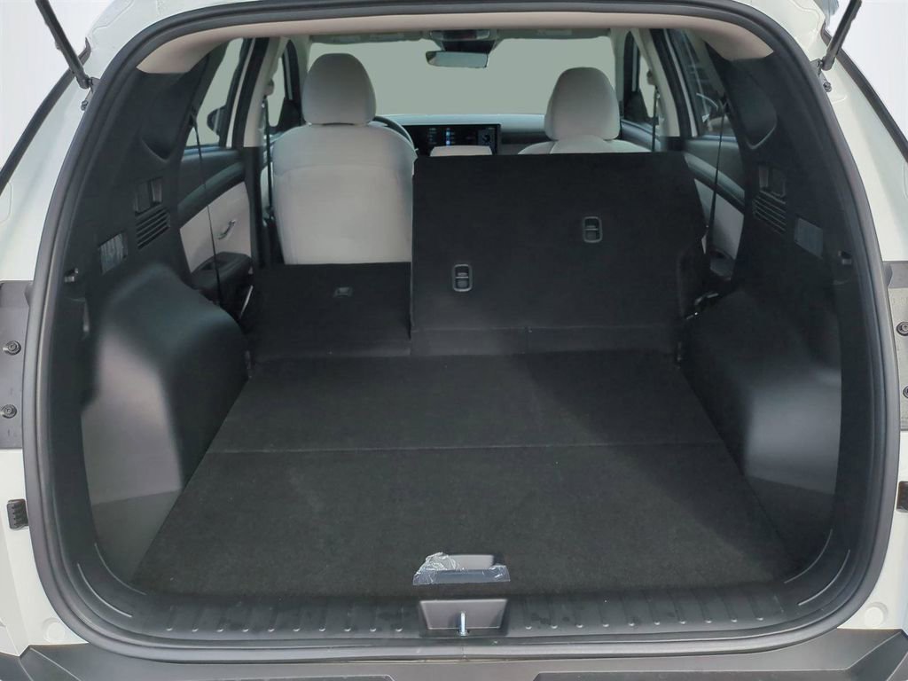 New 2026 Hyundai Tucson SE image 14