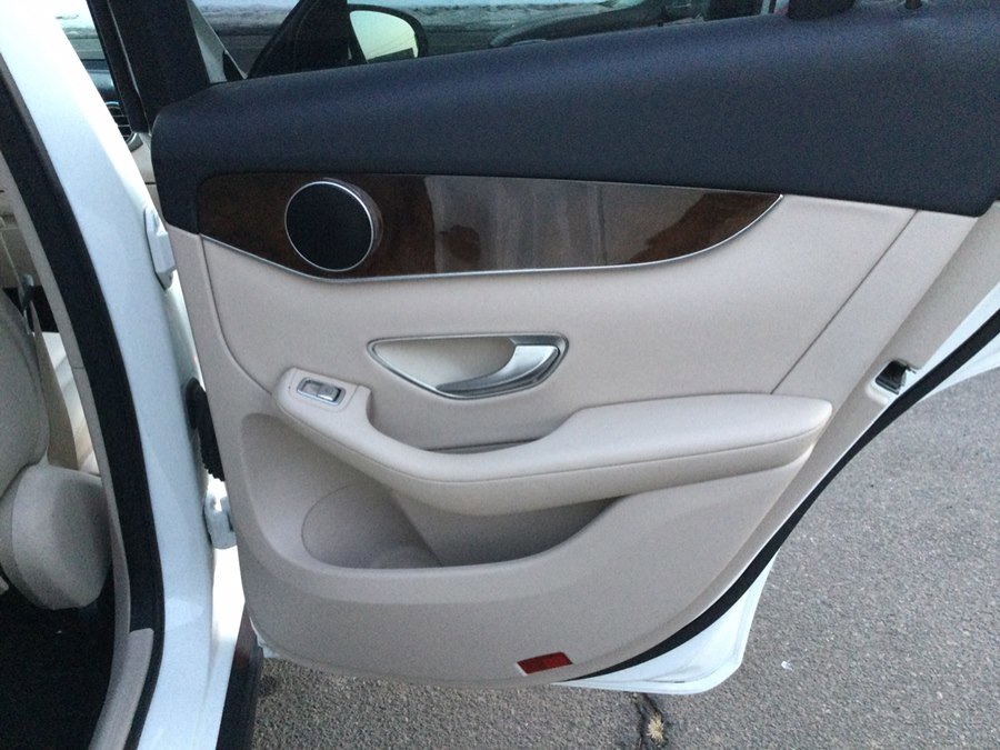 Used 2019 Mercedes-Benz GLC 300 4MATIC image 24