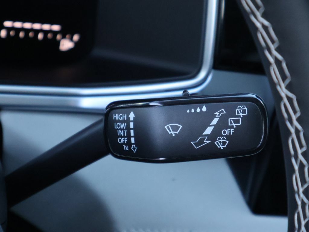 New 2026 Volkswagen Taos SE FWD image 29