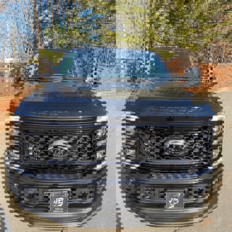 Used 2025 Ford F250 XLT w/ Black Appearance Package image 11