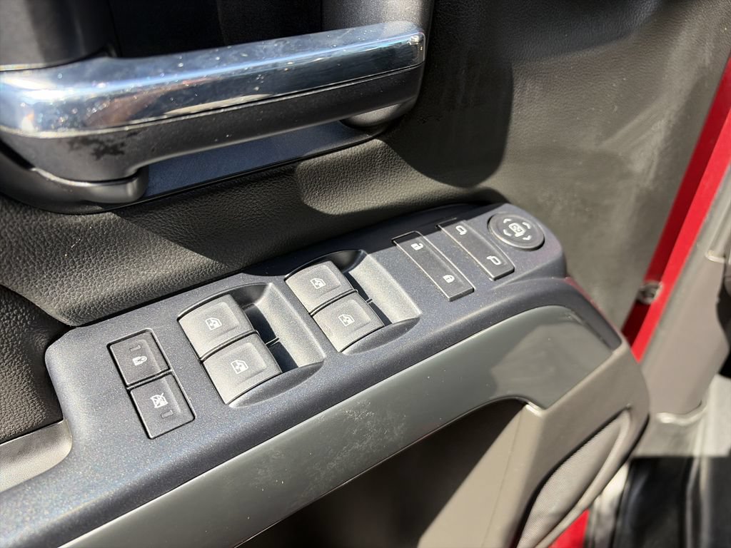 Used 2018 Chevrolet Silverado 1500 LT w/ All Star Edition AWD/4WD image 17